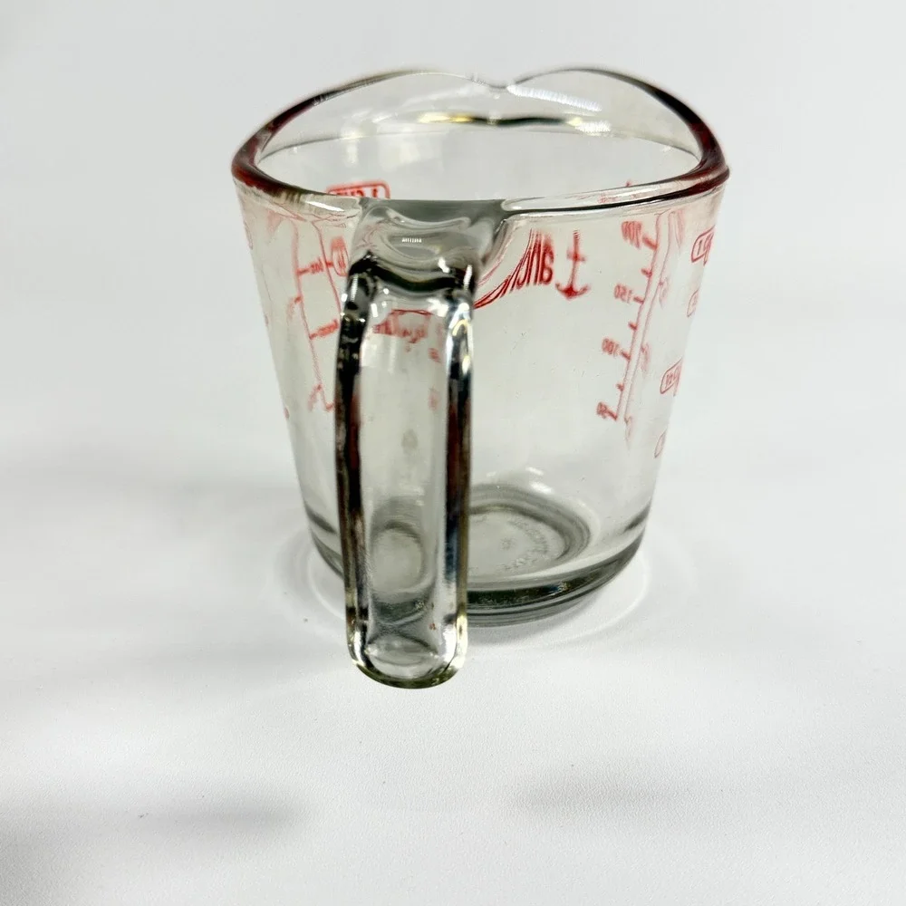 ANCHOR HOCKING Glass Measuring Cup 1 Cup 8 oz Red Lettering Clear With Handle